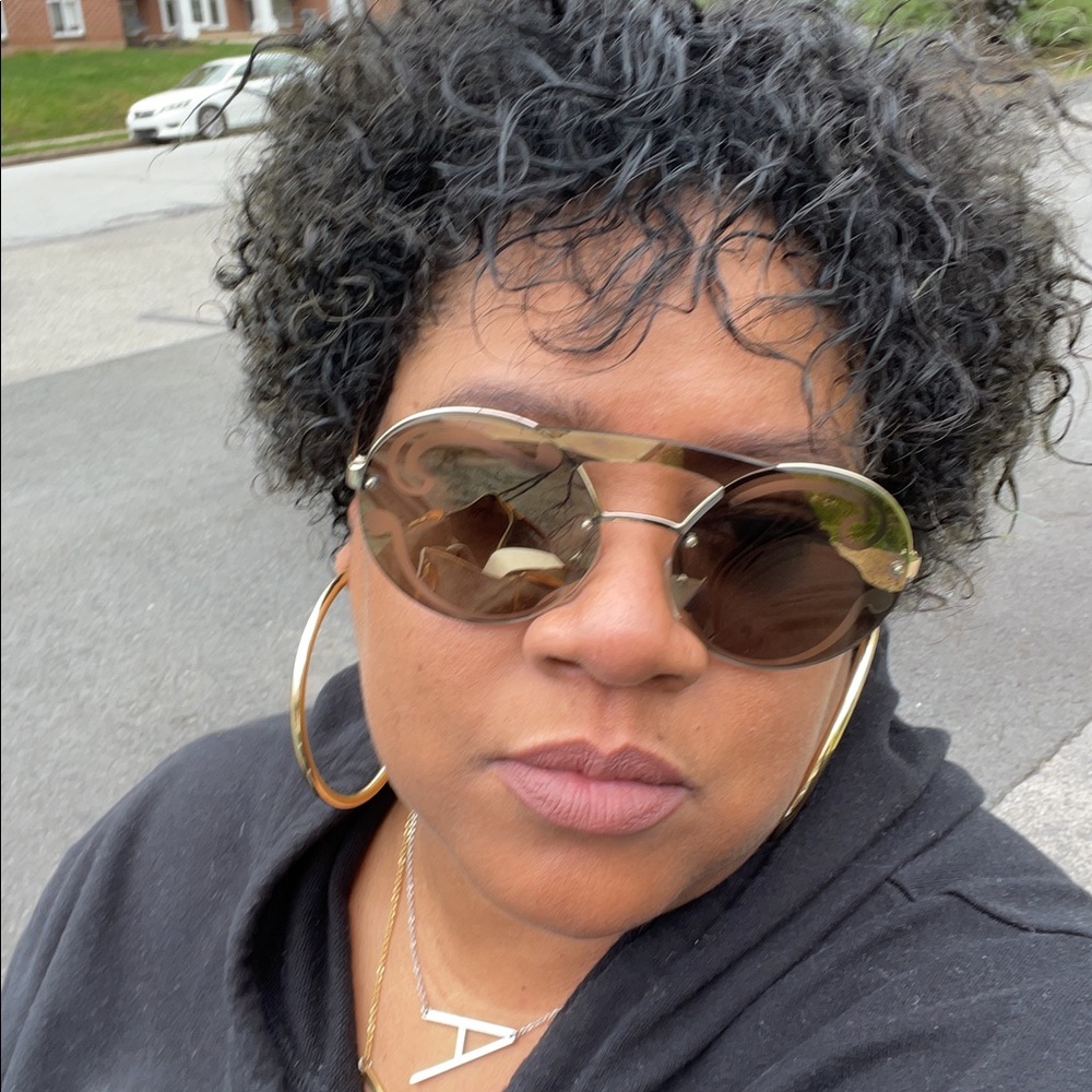 Meet your Posher, Aneesah